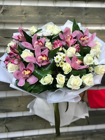 Букет цветов из: Розы и Хризантемы в Гаврилково
